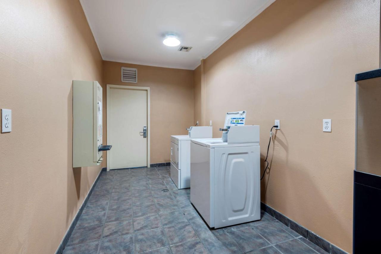 Best Western Turquoise Inn & Suites Cortez Bagian luar foto