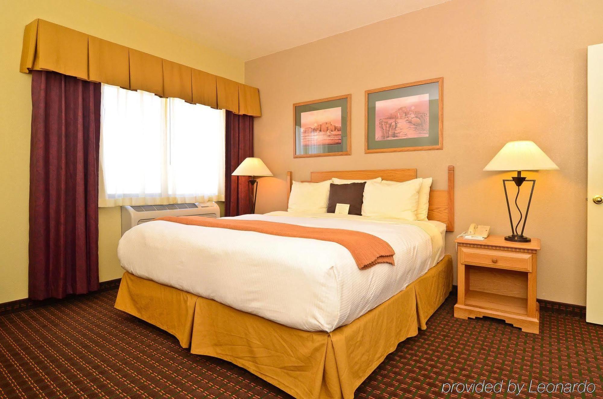 Best Western Turquoise Inn & Suites Cortez Ruang foto